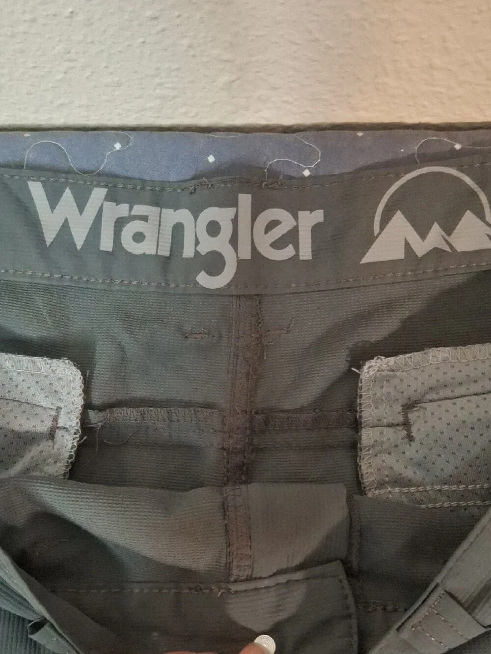 Wrangler Men's Gray Shorts size 44